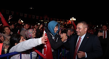 Keçiören’de Cumhuriyet Bayramı Uğur Işılak Konseriyle Kutlandı