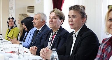 Keçiören’de “Değerlerimizin İzinde Kadın ve Aile” Söyleşisi Düzenlendi