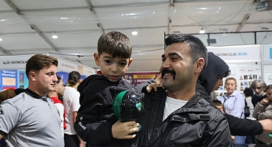 Kitap Fuarı’nda Yeşil-Siyah hediyeler