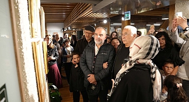 Konya Büyükşehir “Ebru Talebeleri ile Ebru” Sergisine Ev Sahipliği Yapıyor