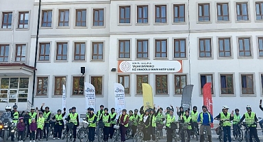 Konya Büyükşehir’in “Bisiklet Dostu Okul” Projesiyle Öğrenciler Pedal Çeviriyor