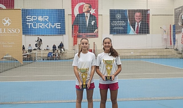 Osmangazi Belediyespor’dan Kortta Çifte Gurur