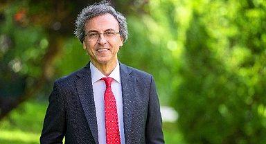 Prof. Dr. Ahmet AydınZehirli ve Yenilebilir Mantarlar Birbirine Benzeyebilir
