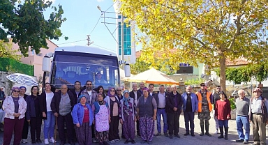 Seferihisar Belediye Başkan Vekili Fuat Gümüş, Gödence Üretici Pazarı’nı ziyaret ederek üreticilerle bir araya geldi.