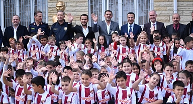 Yeniceköy’de 750 Öğrenci İnegölspor Formasına Kavuştu