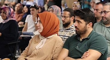 Yenişehirlioğlu, Kocaeli Kitap Fuarı’nda konuştu; “İnsan, özünden uzaklaştığında kaybolur”