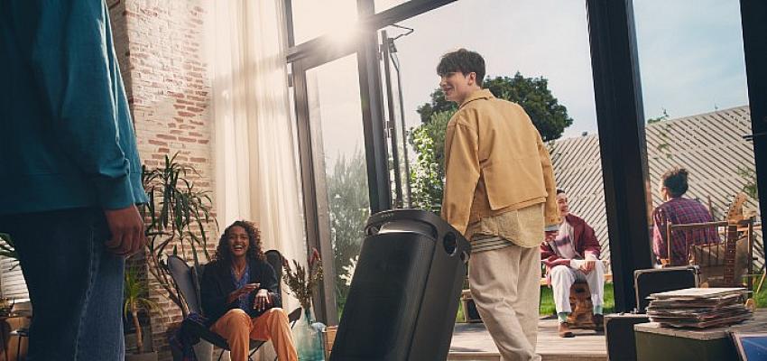 Hayatı Sesli Yaşayın Sony, en yüksek sesli ve en güçlü kablosuz parti X-serisi hoparlörü olan yeni SRS-XV900'ü tanıtıyor