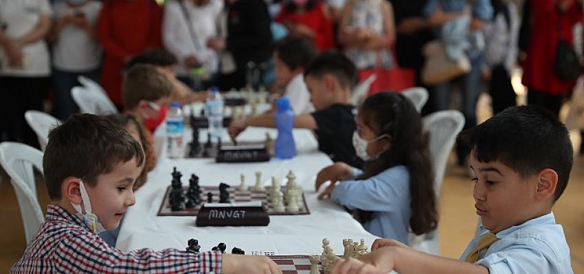 23 Nisan satranç turnuvası heyecanı başladı
