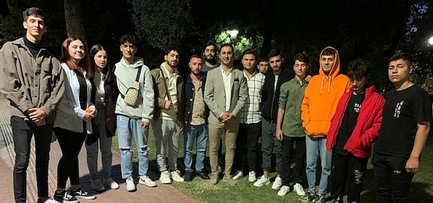 CHP İzmir 1. Bölge Milletvekili Aday Adayı Kazım Yevimli'nin gençlerle buluşması