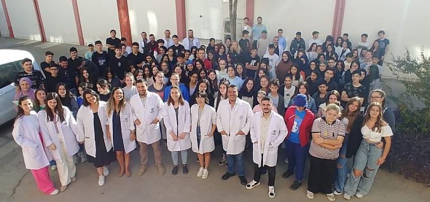 Aydın büyükşehir Belediyesi'nin gençlik kültür merkezi'nde güz yarıyılı başladı