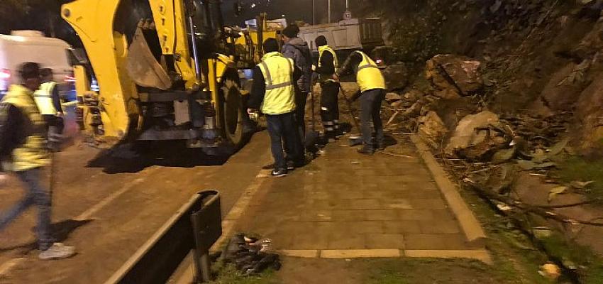 İzmir Büyükşehir ekipleri Altınyol'da çalışmalarını sürdürüyor