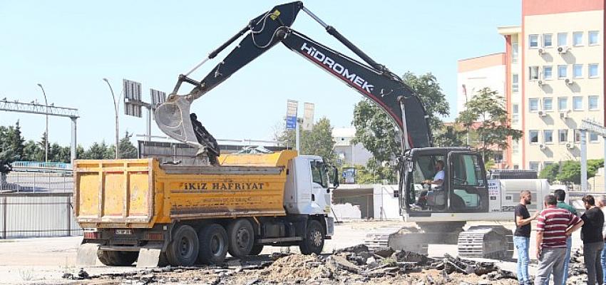 Milli İrade Meydanı'nda hafriyat kazısına başlandı