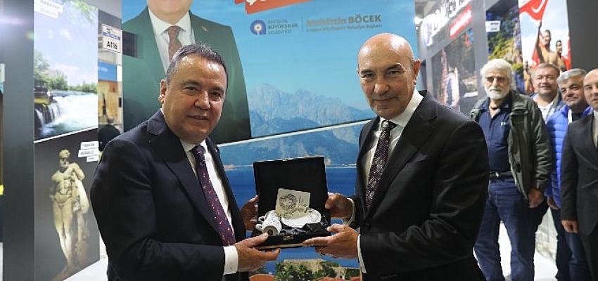 Antalya Büyükşehir Belediye Başkanı Muhittin Böcek İzmir Turizm Fuarı'nın onur konuğu