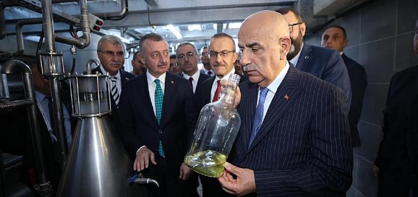 Bakan Kirişci'den distilasyon tesisine tam not