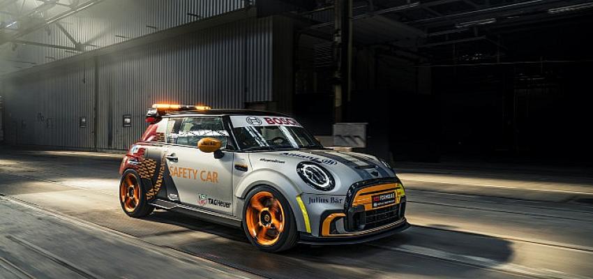 FIA Formula E Resmi Güvenlik Aracı MINI E-Pacesetter İlk Kez Türkiye'de