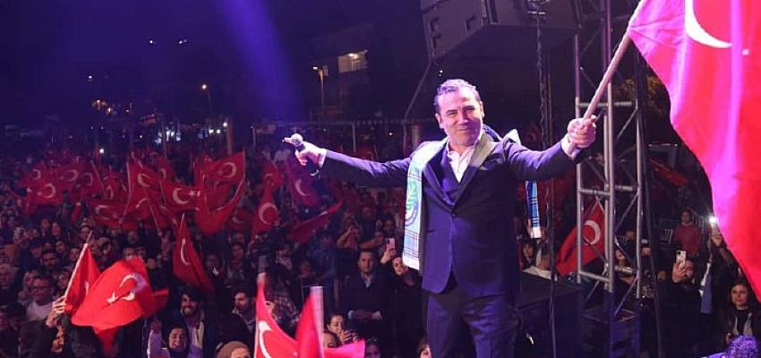 Ferhat Göçer'den 10 Bin Kişilik Konser
