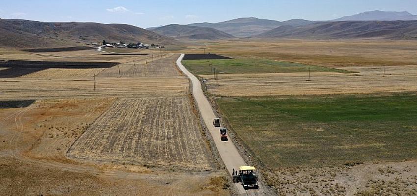 Van Büyükşehir Belediyesi Çaldıran’da 13.5 KM Beton Yol Yapıyor