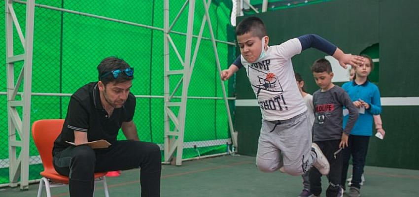 Sportif yetenek ölçümleri için mobil hizmet