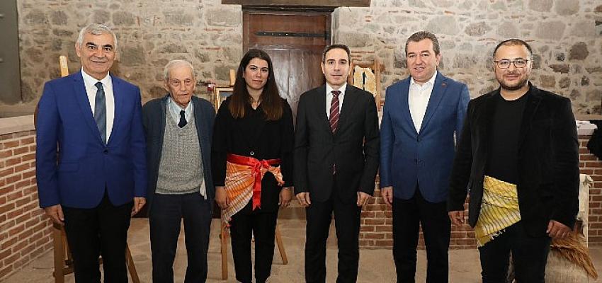 Bergama'da tarihi tören