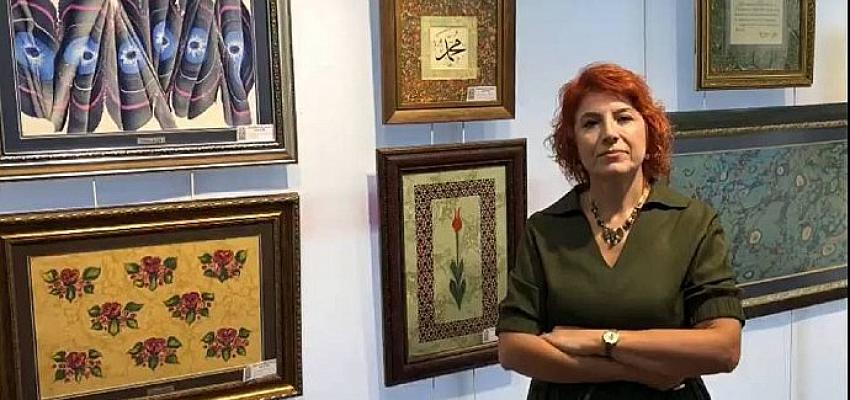 Foça'da Hülya İlterden Usta İşi Ebru Sergisi