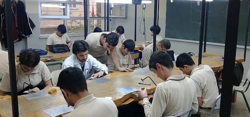 MİB'in girişimiyle kuyumculuk sektörüne eğitimli istihdam