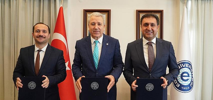 Prof. Dr. Budak, “Toplumsal katkıya yönelik çalışmalar yapmayı kendimize her zaman görev addettik”