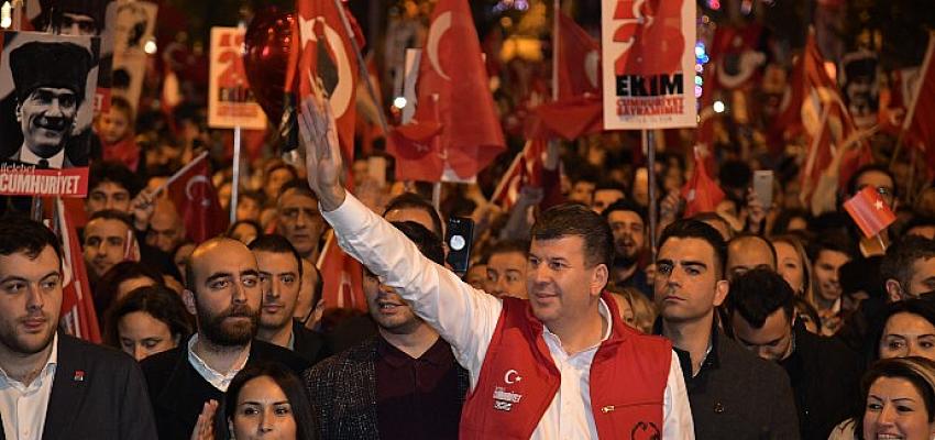 Cumhuriyet'in 100. Yılı'na 1 Kala Kadıköy'de Cumhuriyet Coşkusu