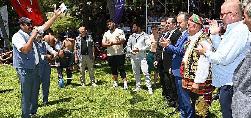 Bursa'nın Kırkpınarı 346. Kabulbaba Güreşlerinde Büyük Heyecan