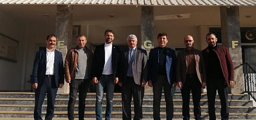 Eğitim-Bir-Sen Akyazı'da Okulları Ziyaret Etti