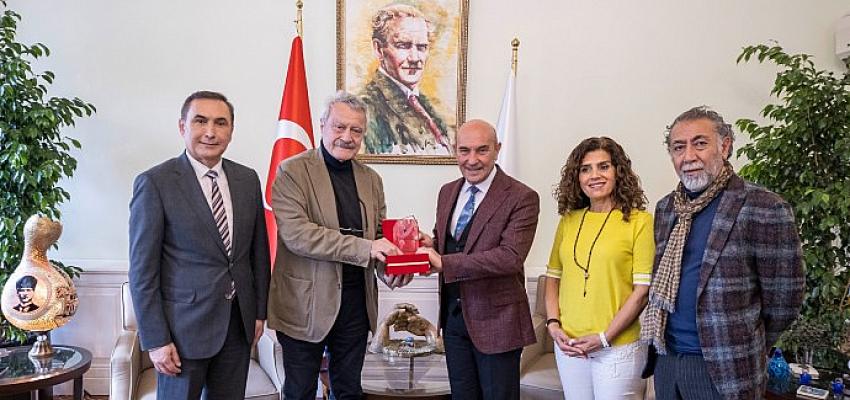 Tunç Soyer'e Barışa Ömür Boyu Emek Ödülü