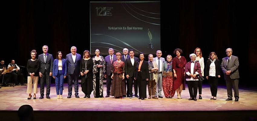 Başkan Soyer'e üç ödül birden