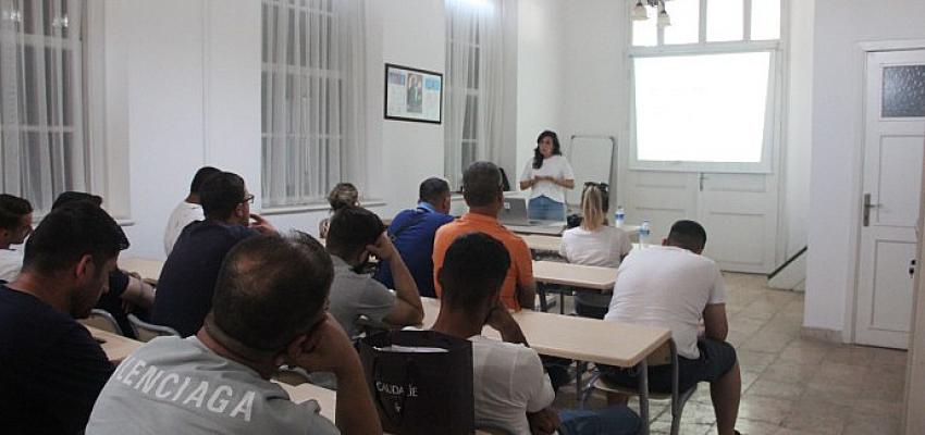 Konak Gençlik Destek Merkezi bağımlılıkla mücadele seminerlerine ev sahipliği yapıyor