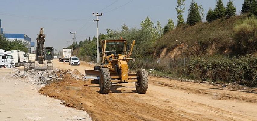 Çayırova Akse Mahallesi'nde yol yenileme çalışması