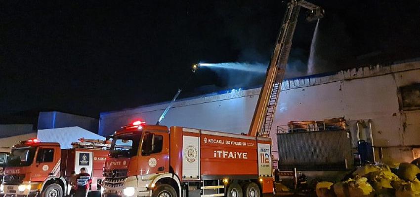 Bursa'daki tekstil fabrikası yangınına Kocaeli İtfaiyesinden müdahale