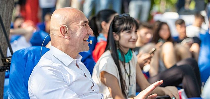 İzmir'in beş ilçesinde sekiz gençlik kampı açılıyor