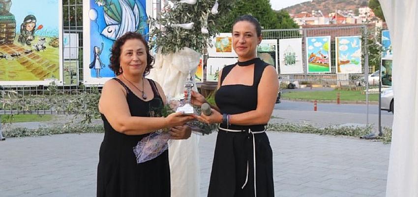 Ukraynalı ve Rus Karikatüristler Barış İçin Efes Selçuk'ta Buluştu