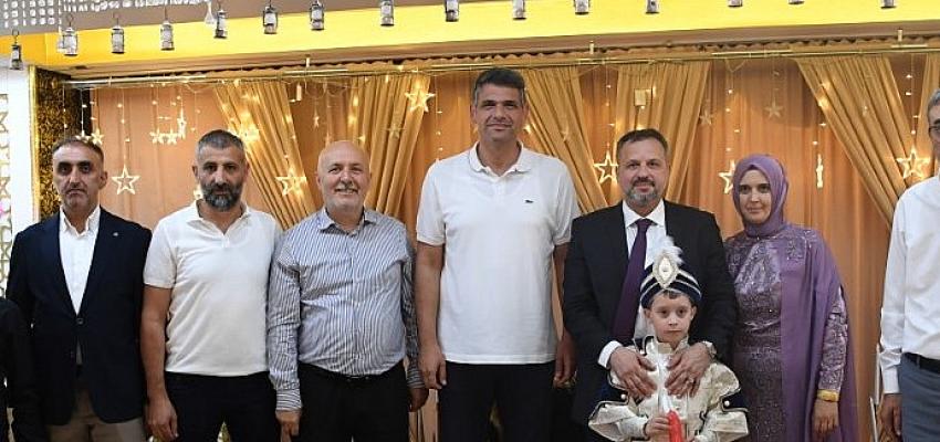 Kocaman, Hemşehrilerinin Mutlu Günlerinde