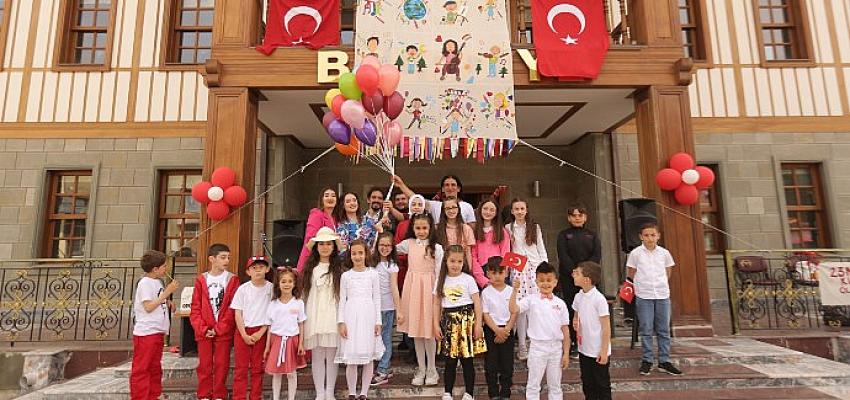 Karadeniz'den Sanatçı Çocuklar Yetişiyor