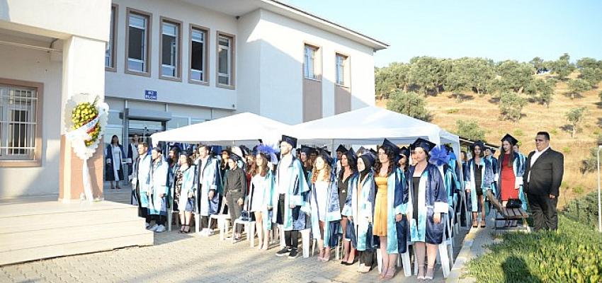 Efes'te Mezuniyet Heyecanı