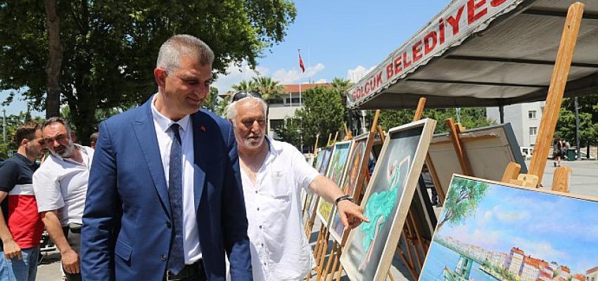 Gölcük Anıtpark'taki Resim Sergisi Beğeni Topladı