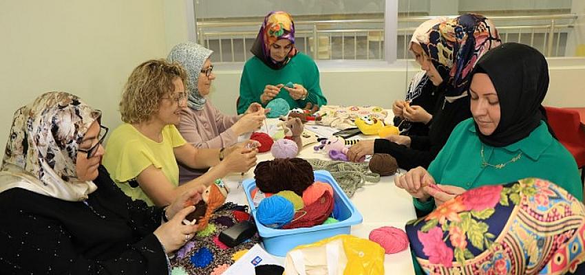 Örgü dersleri Anne Şehir'de