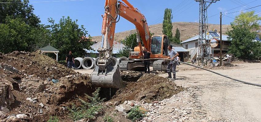 Büyükşehir'den Kırkpınar'da yağmur suyu çalışması