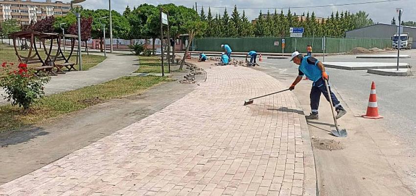 İzmit Hayrettin Uzun Caddesinde yol genişletme ve üstyapı