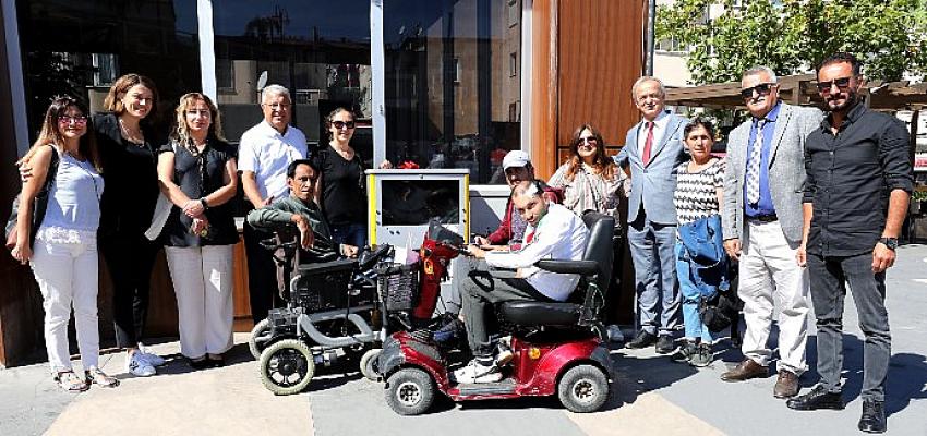Narlıdere'de engelli şarj istasyonu kuruldu