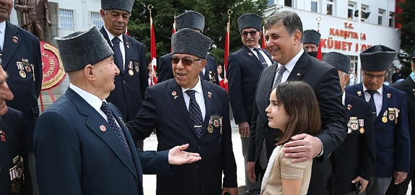 Karşıyaka'da Bayram Sevinci