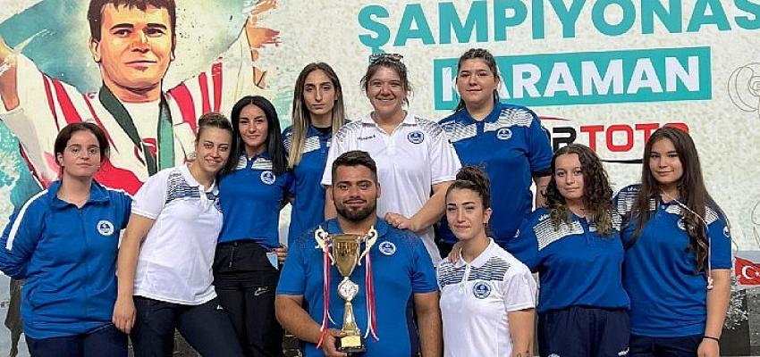 Halterde Türkiye'nin en iyi takımlarında biri Kağıtspor