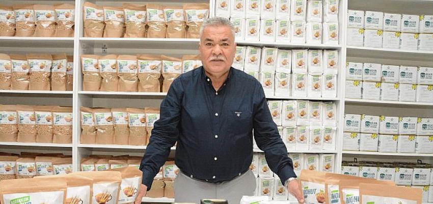 Torbalı Belediyesi, nohut, bulgur, un, reçel ve yağ üreterek ihtiyaç sahiplerinin sofralarına ulaşıyor