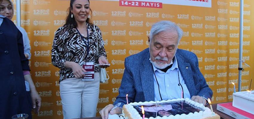 İlber Ortaylı'ya sürpriz doğum günü