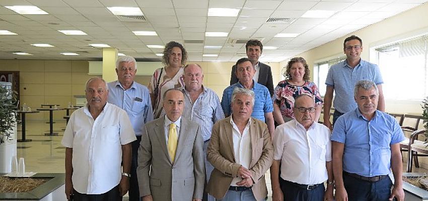 Akhisar Tarım Temsilcileri Tariş'i Ziyaret Etti