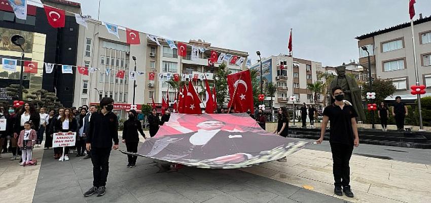 19 Mayıs Narlıdere’de Coşkuyla Kutlandı